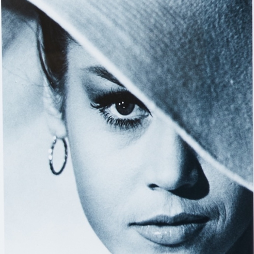 Iconic Jane Fonda - Picture 2 of 16